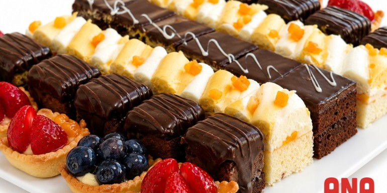 Ultimul Clopotel merita ceva dulce - 10% discount la platouri de miniprajituri